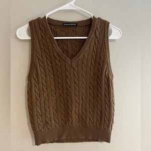 Brandy Melville Mia swoop Sweatee Vest brown